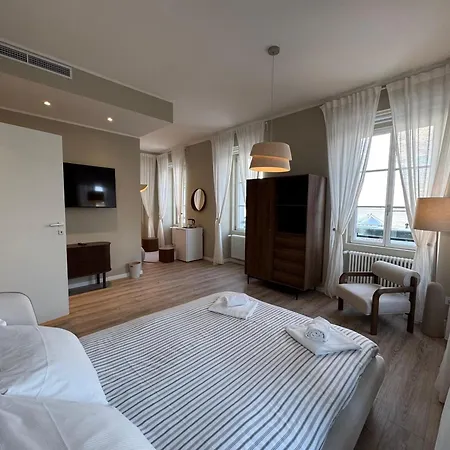 Homey I Pep'S Rooms & Apartment 4* Triest